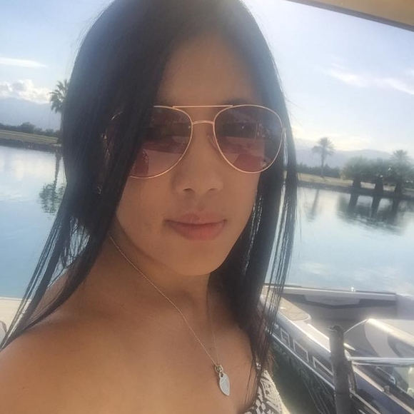 Meet your Posher, Vanessa - Picture 1 of 1